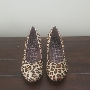 Vionic Antonia Calf Hair Leopard Print Wedge 7